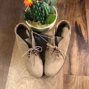 Universal Thread Taupe Wedge Booties